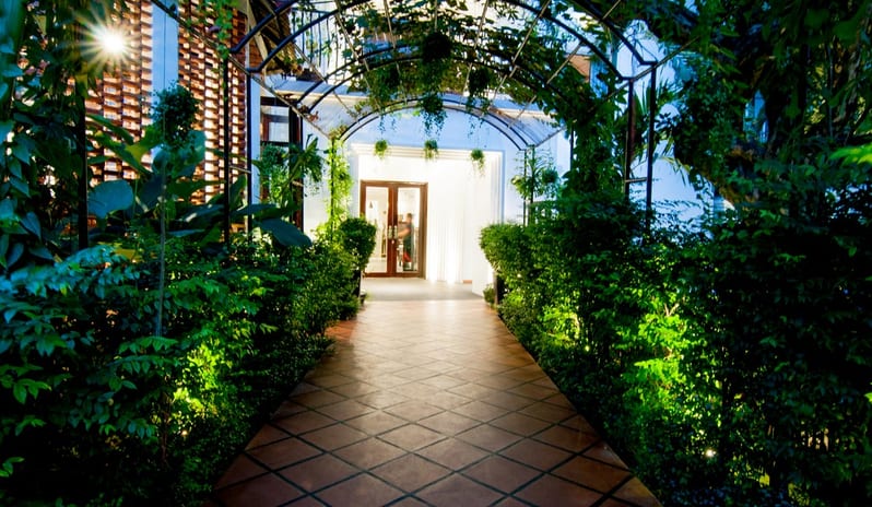 LA ROSE SUITES -  ENTRANCE